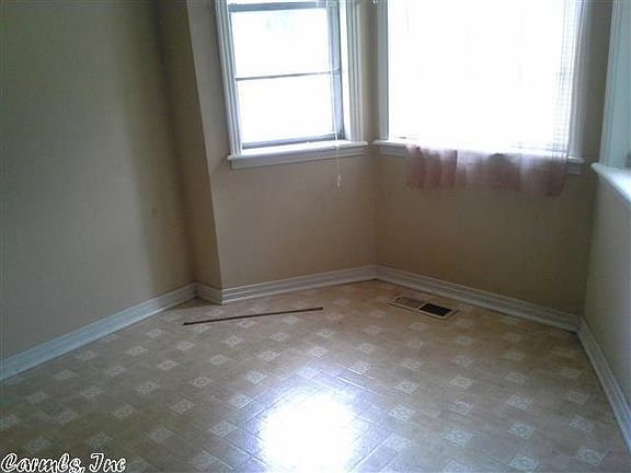 2nd image of 106 Cameo Ln