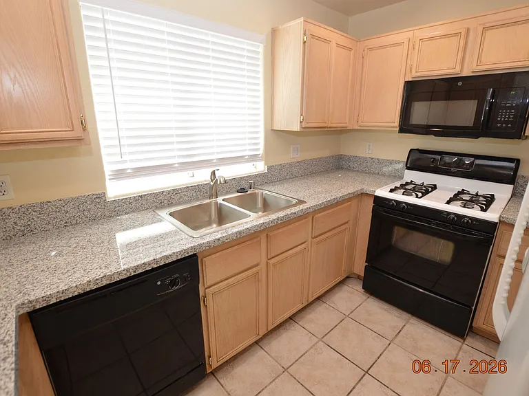 5738 Wind Dancer Dr — Photo 4