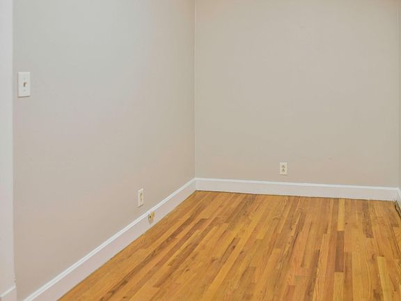 4th image of 3006 N Sheffield Ave