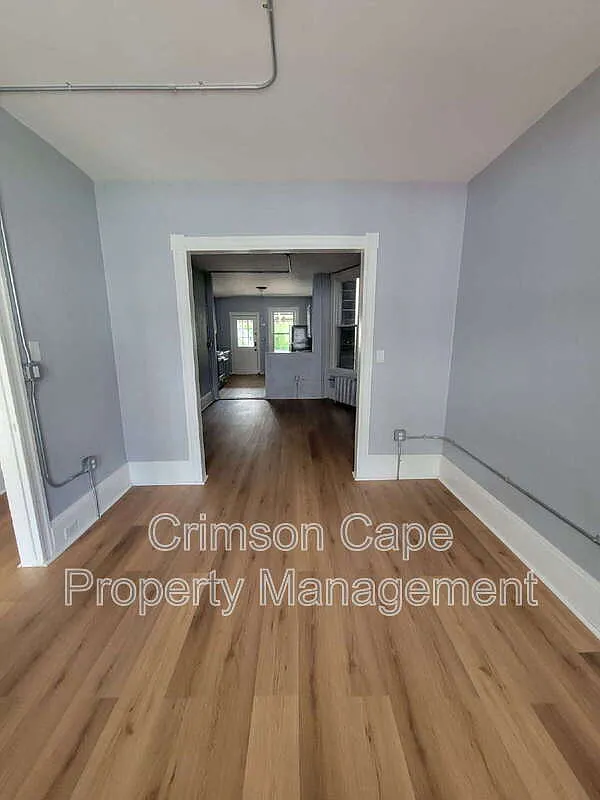 3 bed, 1.0 bath, 1100 sqft, $1,350 — Photo 4