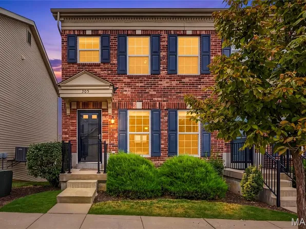 305 Willott Square Dr, Saint Peters, MO 63376