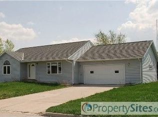 1702 Violet Ln, Storm Lake, IA 50588