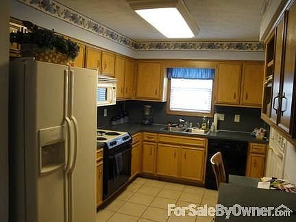 3rd image of 3608 Holland Ct