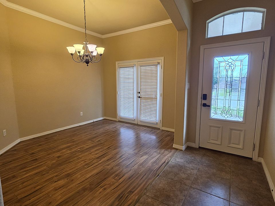 1st image of 828 Big Willow Dr