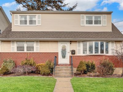 3887 Hudson Avenue, Seaford, NY, 11783