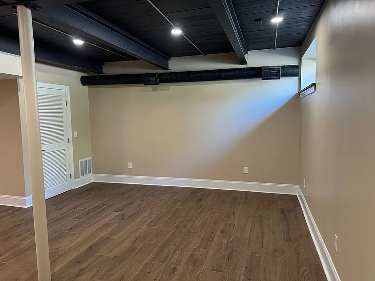 330 Linden Ave — Photo 24
