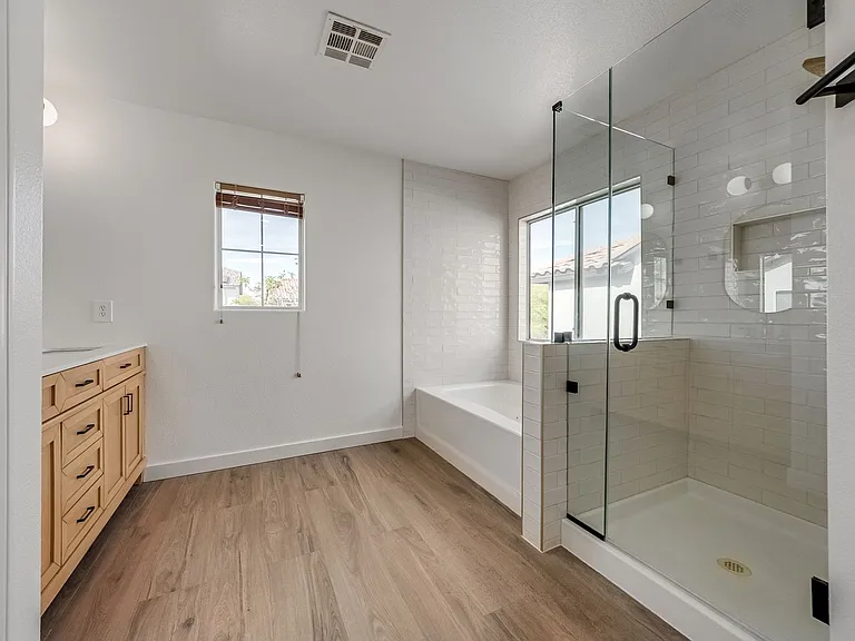 10429 Vinson Point Ave — Photo 27