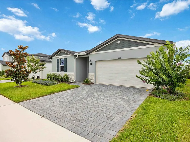 5009 Katrina Dr — Photo 1