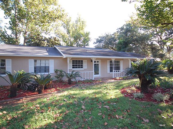 2nd image of 4930 NE 2nd Pl
