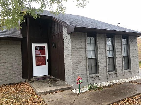 3rd image of 3306 Amberway Dr