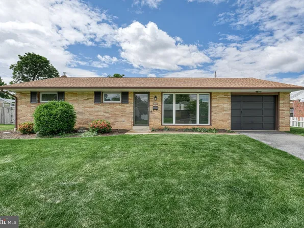 120 Winston Dr, Mechanicsburg, PA 17055