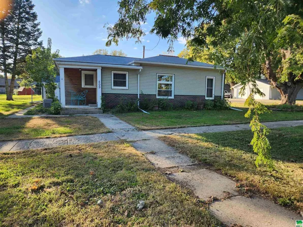 509 Floyd St, Sanborn, IA 51248
