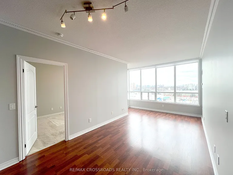 15 N Park Rd #1004 — Photo 3