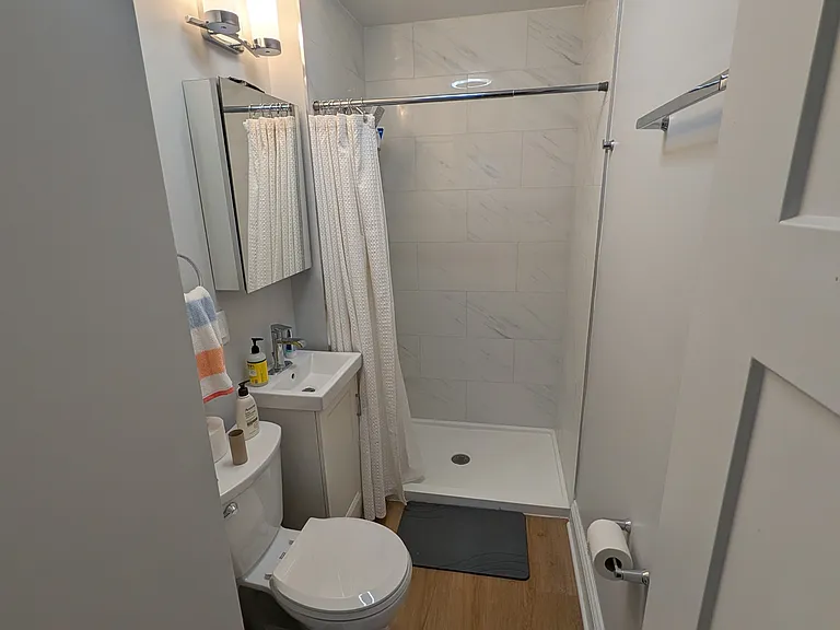 1301 W Roscoe St #1 — Photo 1