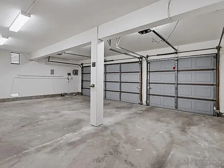 10260 Meadowview Dr — Photo 4