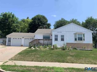 1708 S Willow Ave, Sioux Falls, SD 57105