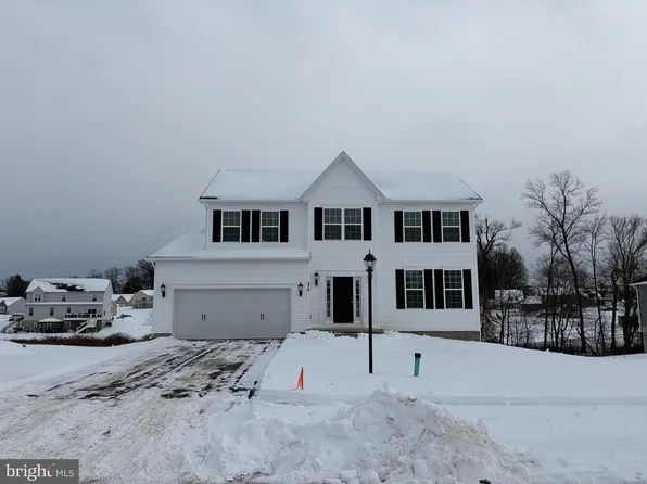 570 Ripple Dr #44, Hanover, PA 17331