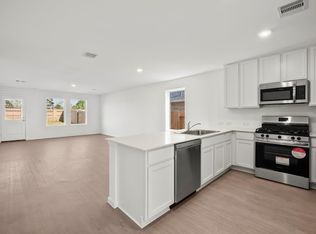 2 Robin Ct, Angleton, TX 77515