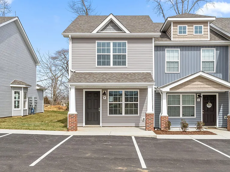 645 Stowe Ct #K — Photo 2