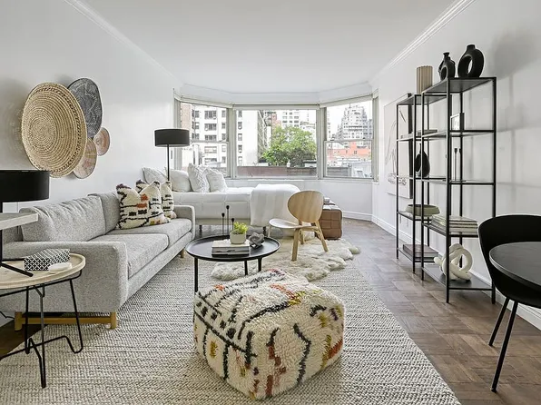 300 E 74th St APT 6D, Manhattan, NY 10021