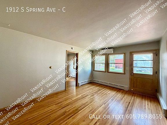 2nd image of 1912 S Spring Ave APT C