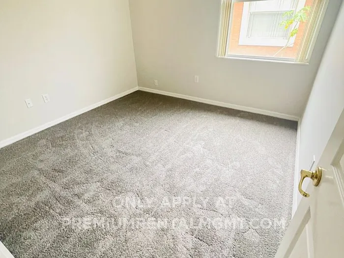 1738 Golfview Dr — Photo 9
