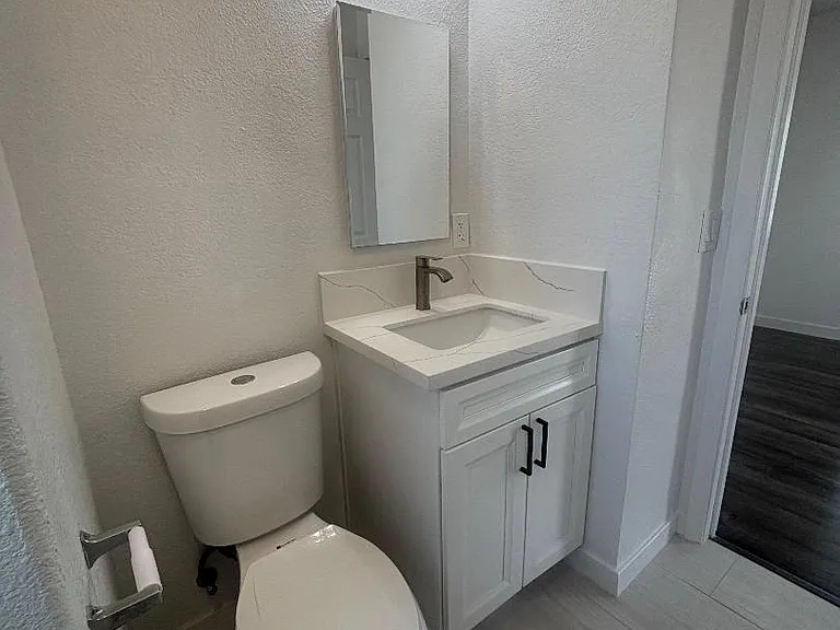 SILVER SPRAY APARTMENTS — Photo 9