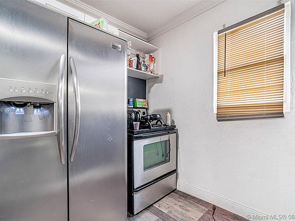 5th image of 912 NW 55th Ter
