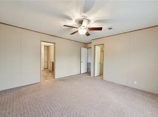 12384 Burgess Rd, Iola, TX 77861