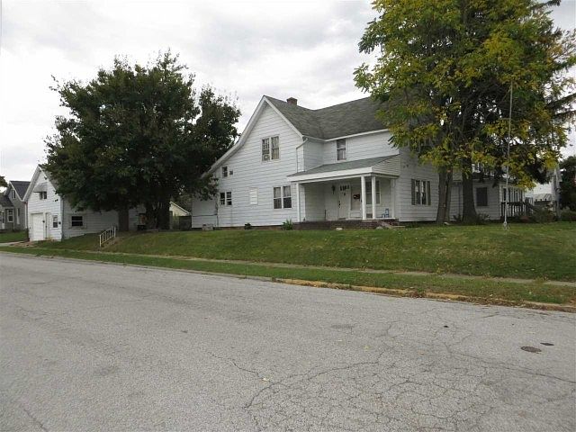 2nd image of 1902 Kossuth St