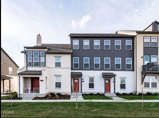 5781 W Lake Ave, South Jordan, UT 84009