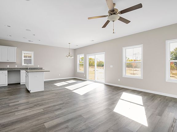 3rd image of 10 Callongton Dr
