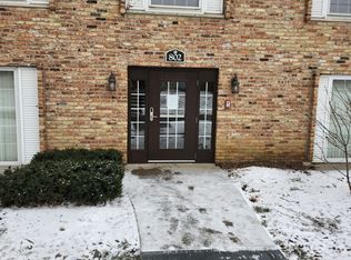 802 Old Settlers Trl UNIT 3-1-1, Hopkins, MN 55343