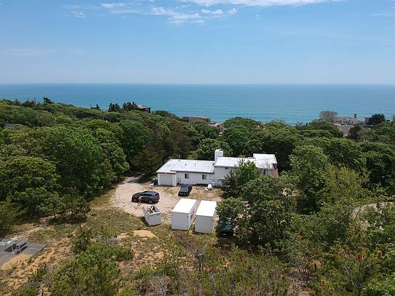 4th image of 231 Old Montauk Hwy
