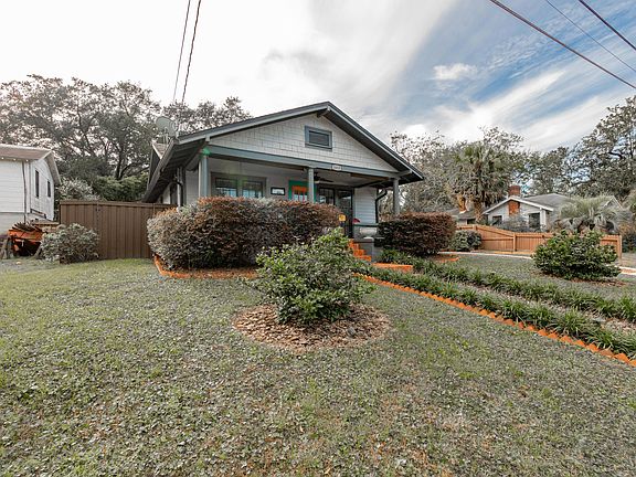 2nd image of 1610 Pine Grove Ave