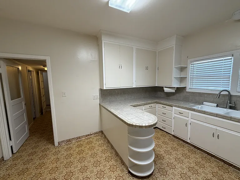 1954 Eucalyptus Ave — Photo 16