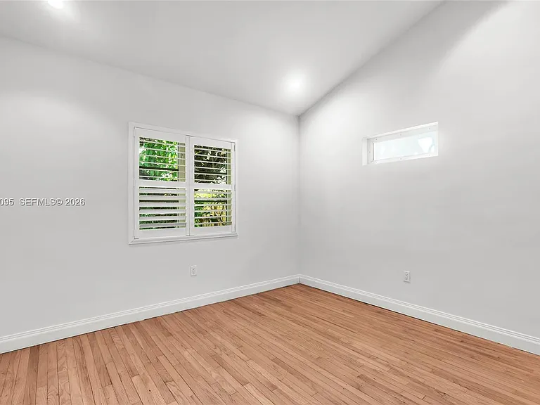 776 NE 74th St — Photo 23