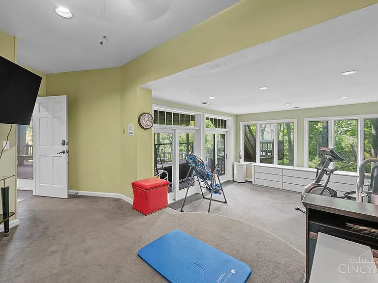 7883 Chestershire Dr — Photo 35
