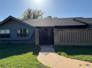 703 N Lovers Ln, Gatesville, TX 76528