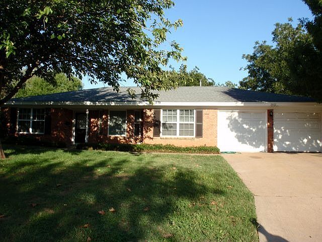 1st image of 2402 Brentwood Dr