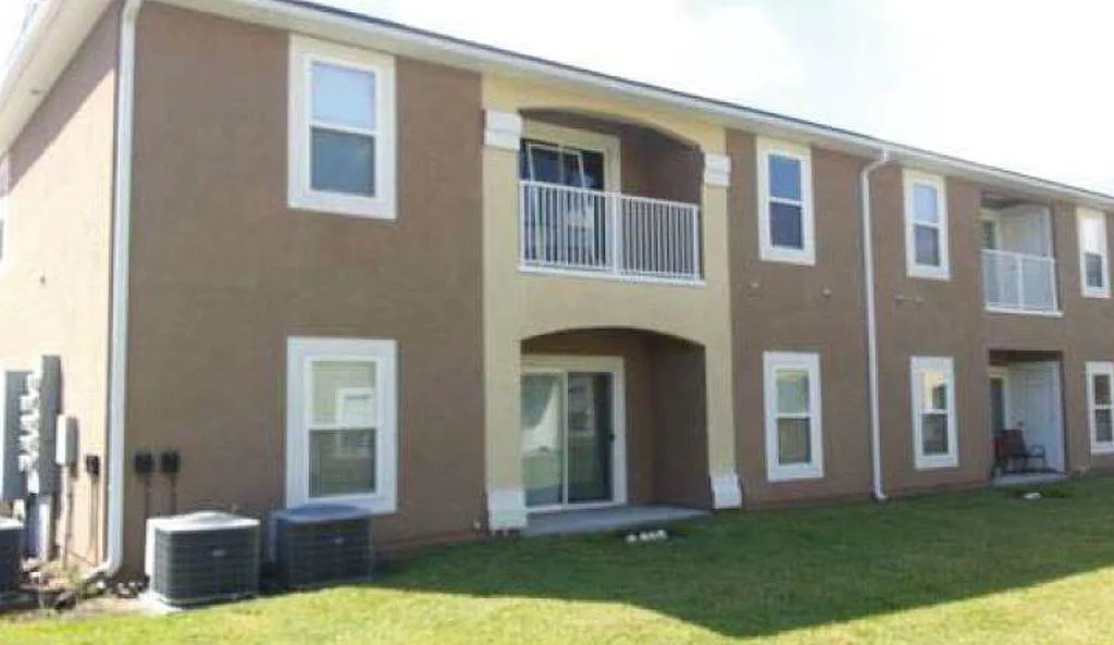 3 bed, 1158 sqft, $1,595 — Photo 1