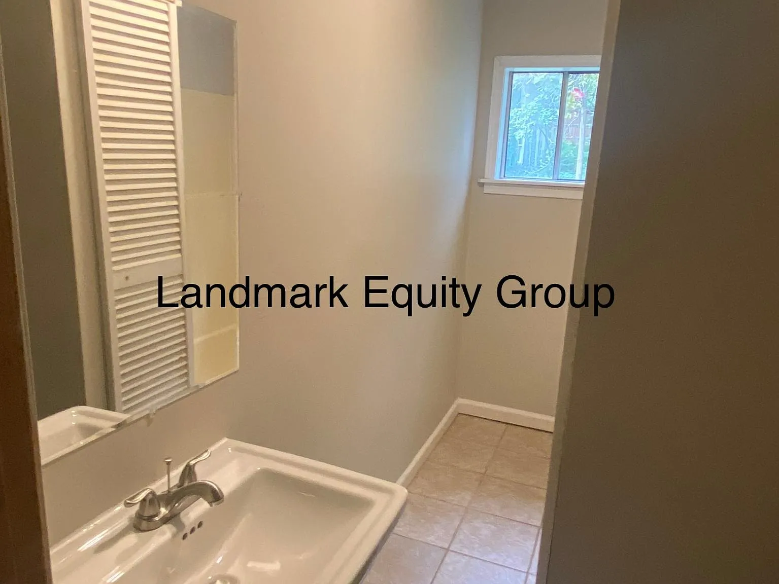 4 bed, 1300 sqft, $1,400 — Photo 3