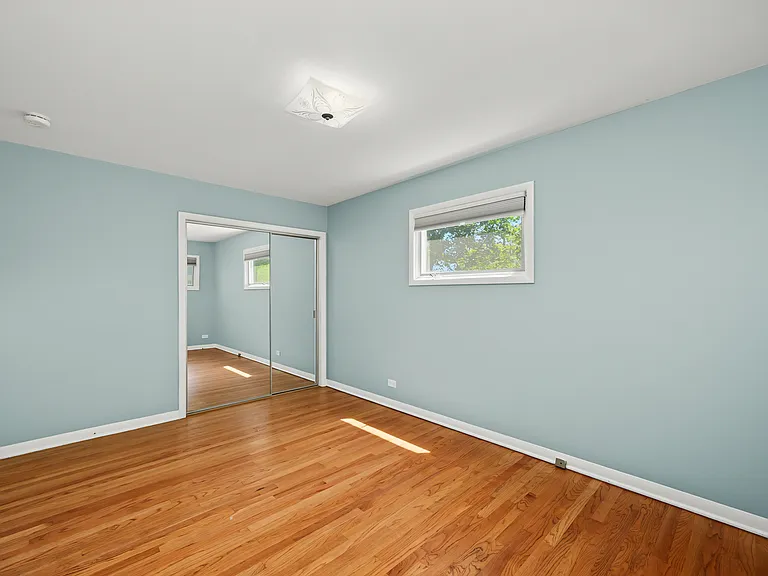 673 N Park Blvd — Photo 12
