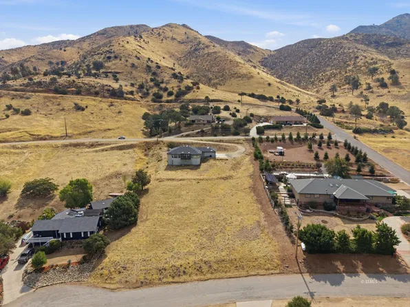 Geneva Ct, Lake Isabella, CA 93240