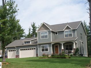 9614 King Fisher Trl, Traverse City, MI 49685