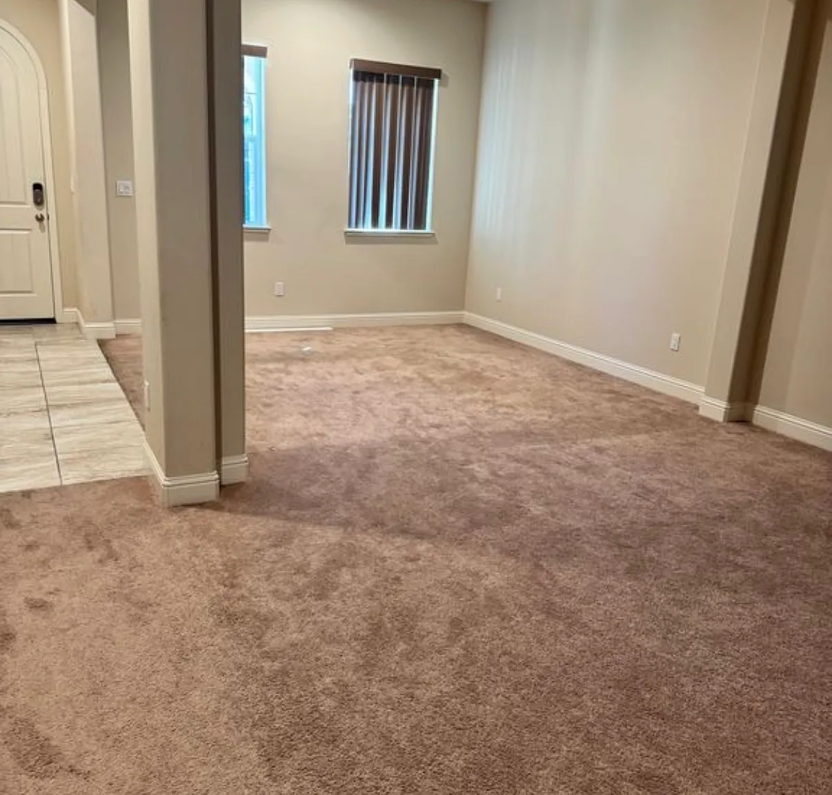 6 bed, 4.5 bath, 3500 sqft, $4,000 — Photo 2