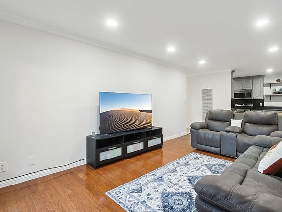 5th image of 38455 Bronson St APT 128