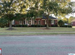 130 Manor House Dr, Huntsville, AL 35811