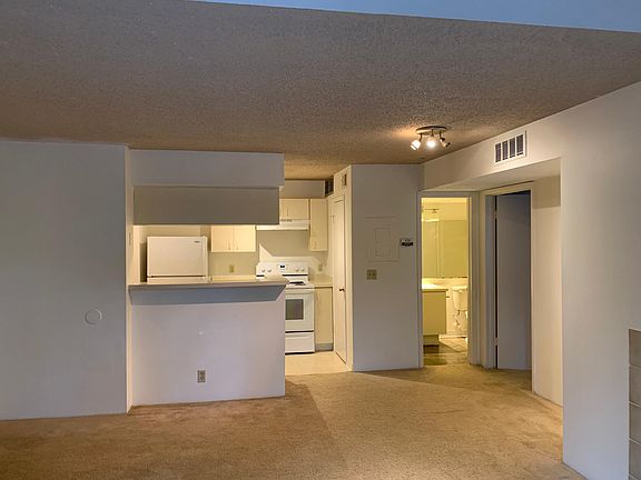 4th image of 325 Forestway Cir Unit 307