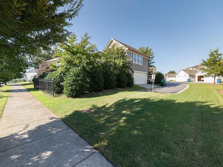 2404 Double Oaks Rd — Photo 24